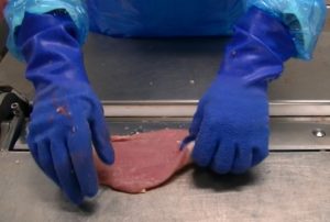 formation LMPROCESS à l'épluchage de muscles de veau